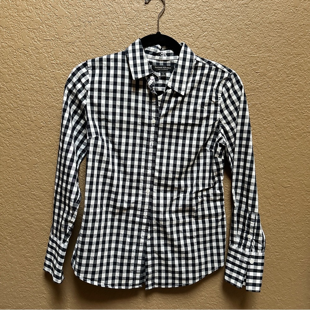 Banana Republic Black and White Checkered Button Down Shirt